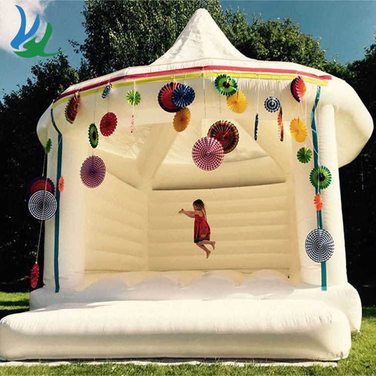 ترامبولين قلعة قابل للنفخ لمشا - مراجعة Outdoor Furniture Newcastle وسعره